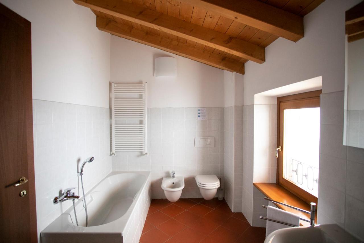 Iseolakerental - Casa Del Pescatore Riva di Solto Εξωτερικό φωτογραφία